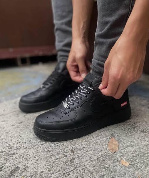 Air Force Supreme Negras